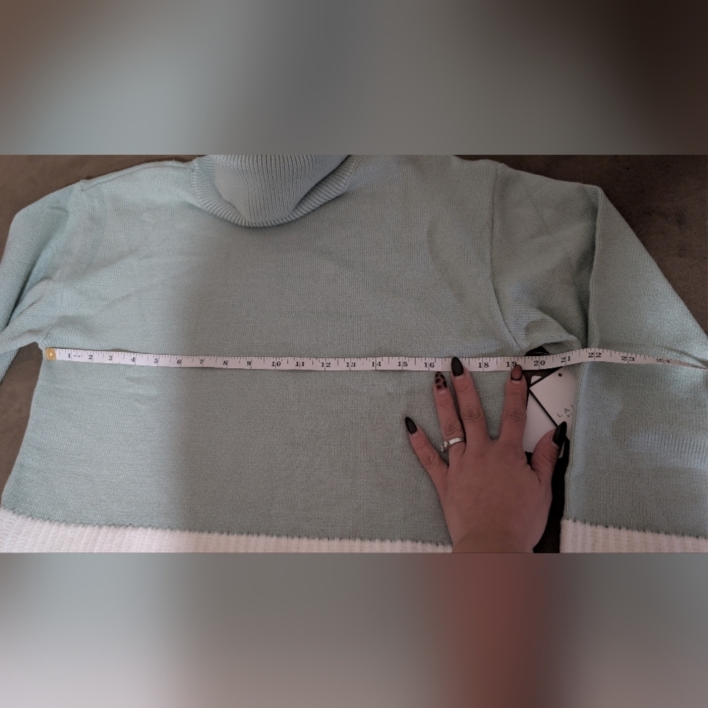 Laundry By Shelli Segal Sage and Cream And Mint Turtleneck Sweater Bell Sleeves - Picture 13 of 15